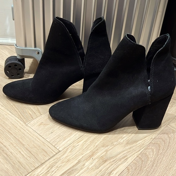 Steve Madden Suede Bootie Rookie Cut ankle boots Chunky Block Heels, 8.5M - Picture 2 of 8